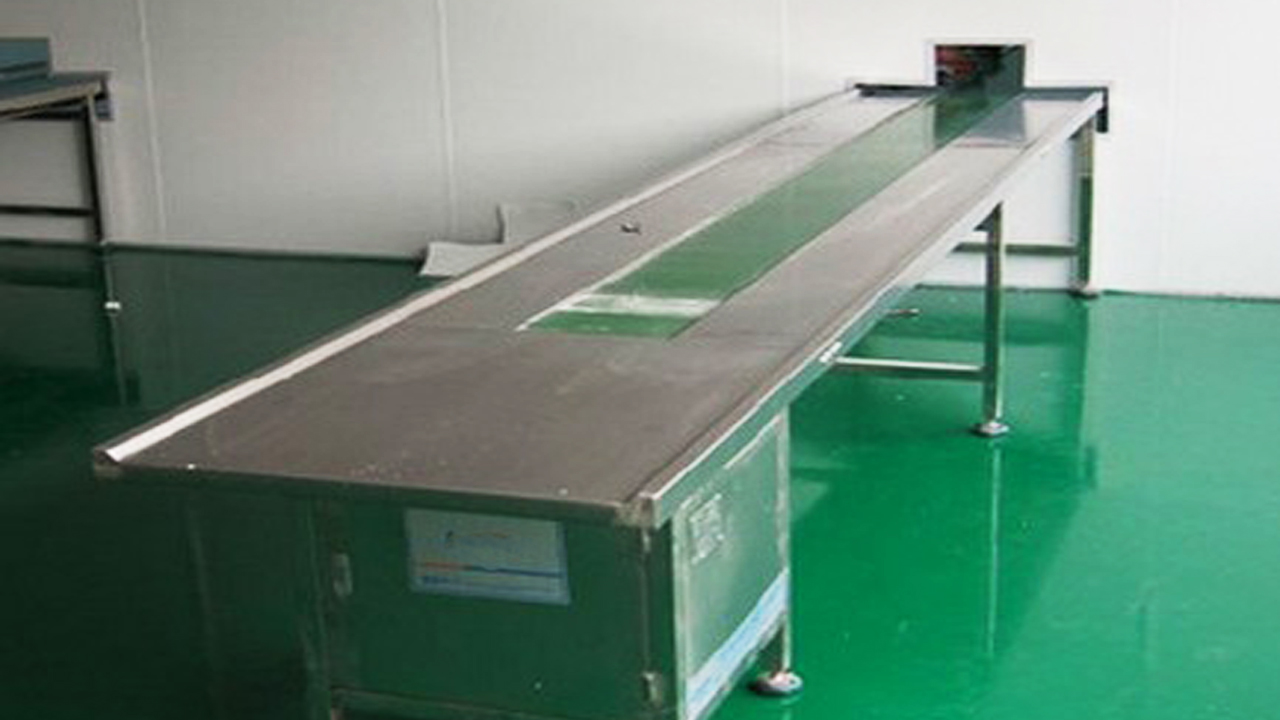 Trial operation of 6m cosmetic&pharmaceutical conveyor belt Stepless Speed belt delivery system for